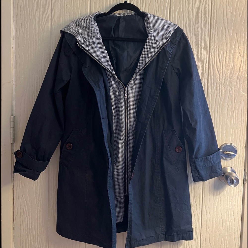 Hooded woven trench coat for women